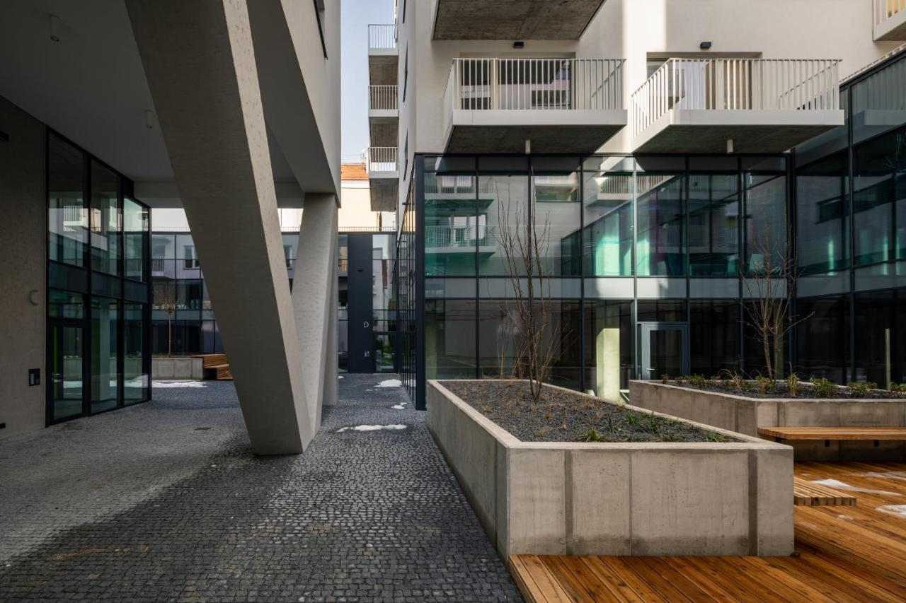Prague Days - Exclusive Condo In Trendy Neighbourhood Exterior photo